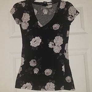Floral V-neck Fitted Top